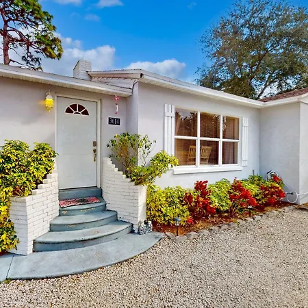 The Art Of Tampa Villa
